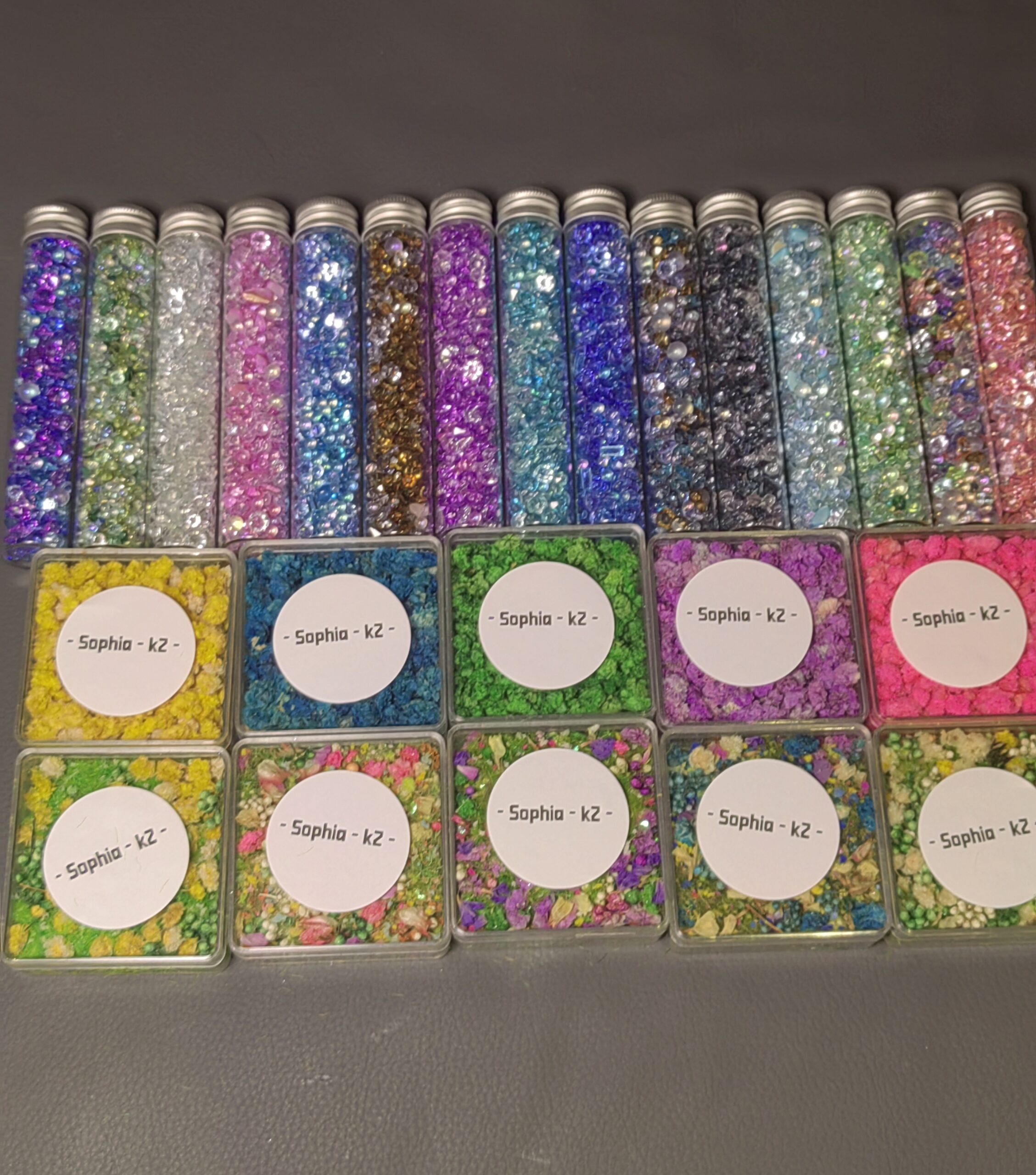 Mixed diamonds and mixed flowers